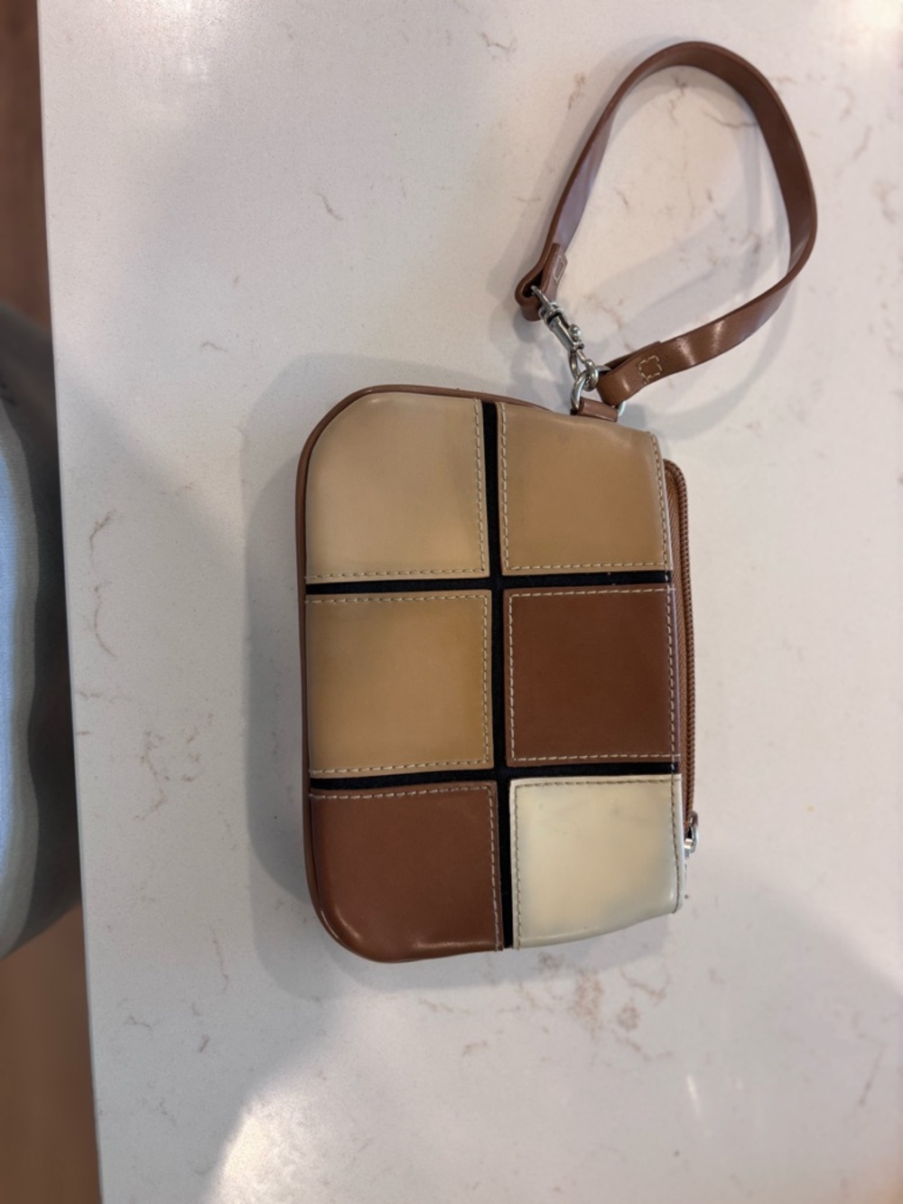 Vintage Payless Women’s Brown Beige Tan Colorblock Wristlet Wallet Zip Strap